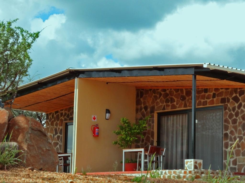 Ovita Wildlife Restcamp Okazize Habitación foto